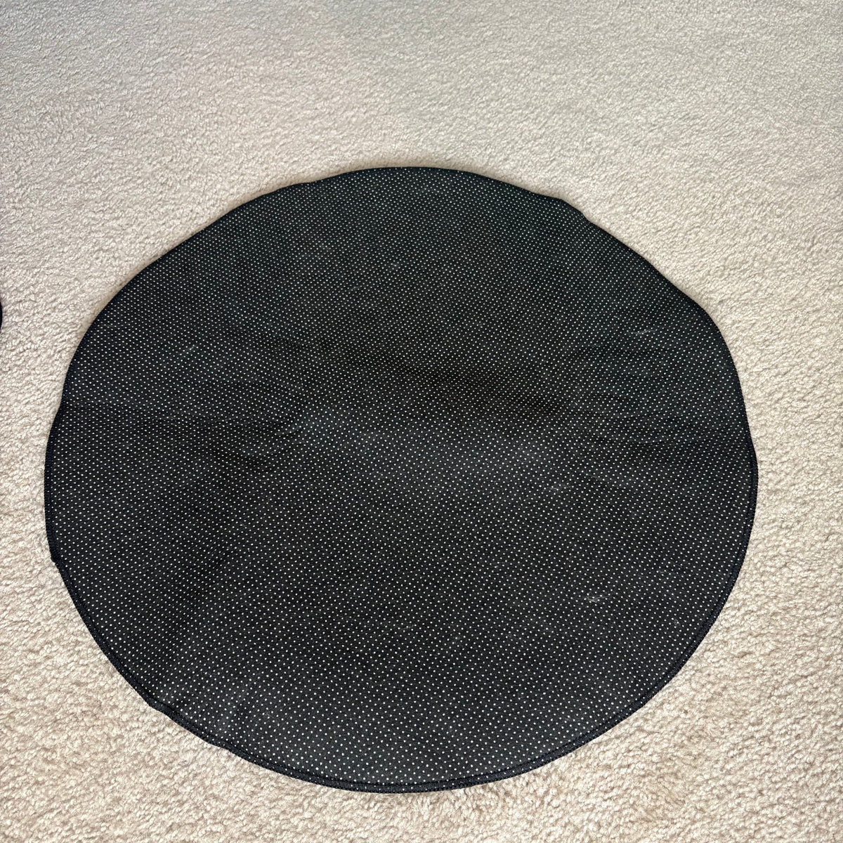 8 Ball Round Accent Rug for Billiard Themed Floor Decor